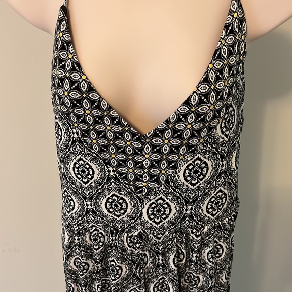 Romper/Jumpsuit - Picture 2 of 6